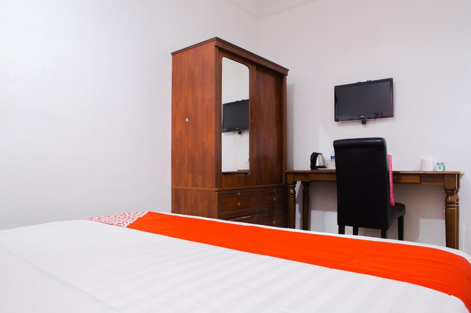 Oyo 90037 The 7 Lodge Tambunan 外观 照片