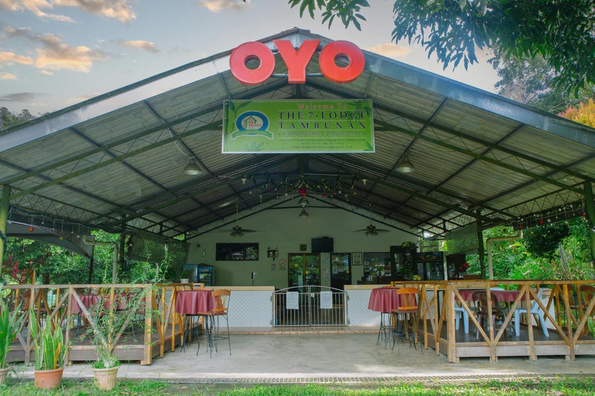 Oyo 90037 The 7 Lodge Tambunan 外观 照片